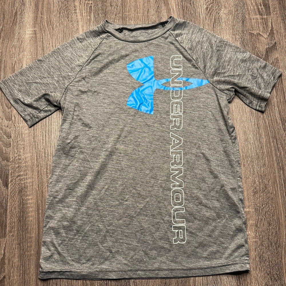 EUC Boys Under Armour Heat Gear Short Sleeve